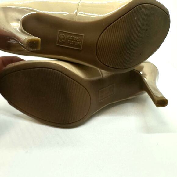 Mootsies Tootsies Peep Toe Nude Color Low Heel Open Toe heels size 8 - Picture 10 of 10
